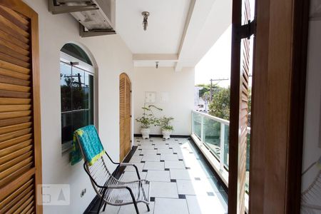 Casa à venda com 350m², 4 quartos e 4 vagasVaranda da Suíte 2