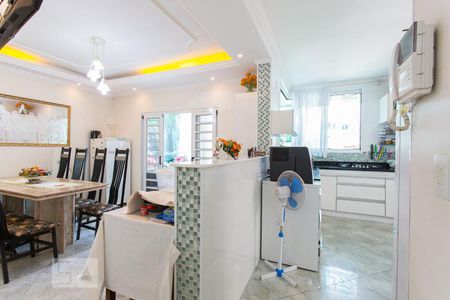 Casa à venda com 350m², 4 quartos e 4 vagasCozinha