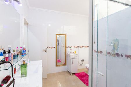 Casa à venda com 350m², 4 quartos e 4 vagasBanheiro da Suíte 2