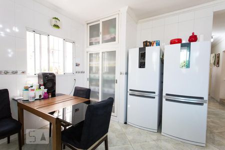 Casa à venda com 350m², 4 quartos e 4 vagasCozinha