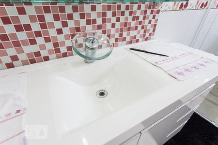 Casa à venda com 350m², 4 quartos e 4 vagasBanheiro da Suíte 3