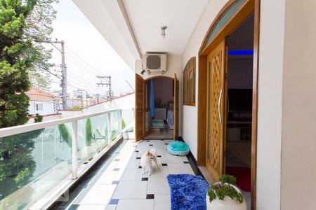 Casa à venda com 350m², 4 quartos e 4 vagasVaranda da Sala e Suíte 1