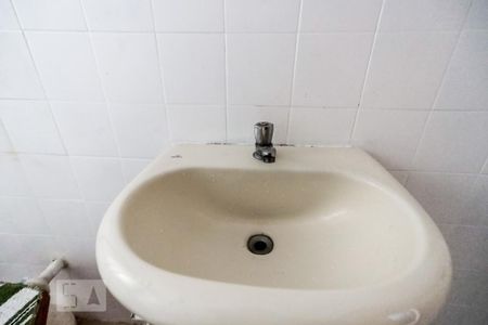 Casa à venda com 100m², 2 quartos e 1 vaga Casa à venda com 100m², 2 quartos e 1 vagaBanheiro