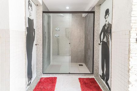 Casa de condomínio à venda com 800m², 5 quartos e 4 vagasBanheiros da Área Externa Coberta 3º Andar Inferior