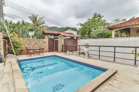 Hall de Entrada, Garagem e Piscina de casa de condomínio à venda com 5 quartos, 800m² em Freguesia de Jacarepaguá, Rio de Janeiro