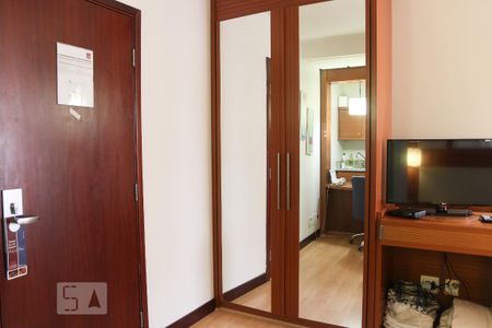 Quarto de apartamento à venda com 1 quarto, 40m² em Asa Norte, Brasília