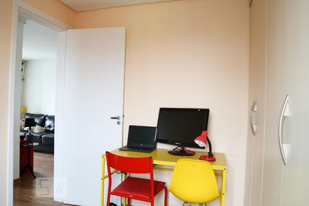 Quarto 1 de apartamento para alugar com 2 quartos, 51m² em Vila Guarani (z Sul), São Paulo