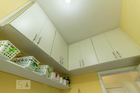 Apartamento à venda com 78m², 2 quartos e sem vaga Apartamento à venda com 78m², 2 quartos e sem vagaBanheiro - Armários