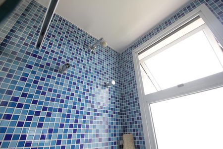 Apartamento à venda com 89m², 2 quartos e 2 vagasChuveiro