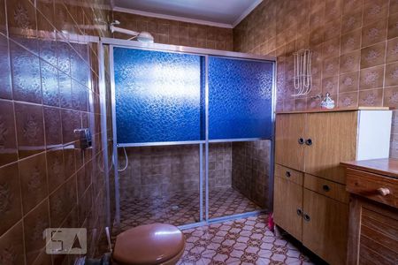 Casa à venda com 184m², 3 quartos e 4 vagasBanheiro da Suíte