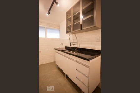 Cozinha de apartamento para alugar com 2 quartos, 55m² em Higienópolis, São Paulo