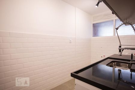 Cozinha de apartamento para alugar com 2 quartos, 55m² em Higienópolis, São Paulo