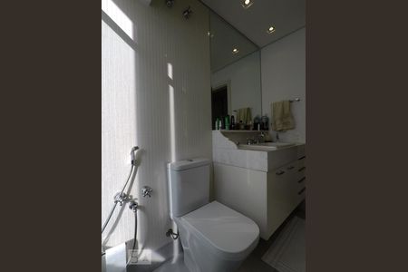 Apartamento à venda com 590m², 4 quartos e 4 vagas Apartamento à venda com 590m², 4 quartos e 4 vagasBanheiro da Suíte 4