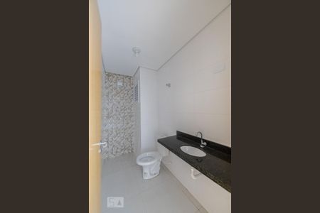Banheiro Social de apartamento para alugar com 2 quartos, 50m² em Vila Ema, São Paulo