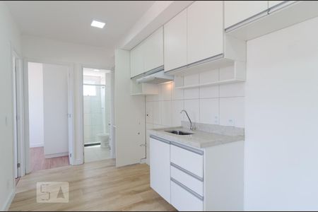 Cozinha de apartamento à venda com 2 quartos, 36m² em Chácara Inglesa, São Paulo