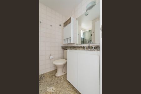 Banheiro de apartamento à venda com 3 quartos, 80m² em Vila Sofia, São Paulo