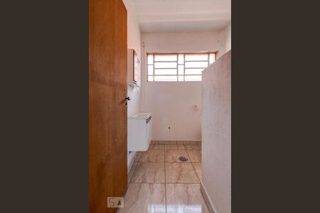 Banheiro de casa à venda com 2 quartos, 300m² em Vila Madalena, São Paulo