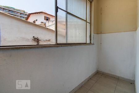 Casa à venda com 300m², 2 quartos e sem vagaÁrea de Serviço