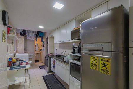 Apartamento à venda com 169m², 4 quartos e 1 vagaCozinha e Área de Serviço (1º andar)