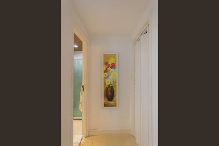 Acesso - Banheiro Social e Roupeiro (1º andar) de apartamento à venda com 4 quartos, 169m² em Freguesia (jacarepaguá), Rio de Janeiro