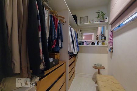 Apartamento à venda com 169m², 4 quartos e 1 vagaCloset Quarto 2 (1º andar)