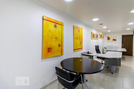 Casa à venda com 600m², 3 quartos e 5 vagasEscritório