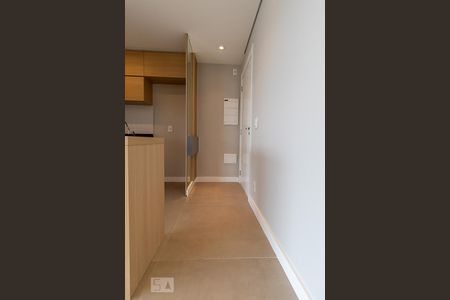 Hall entrada - acesso sala e cozinha de apartamento para alugar com 3 quartos, 98m² em Pinheiros, São Paulo