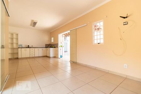 Casa para alugar com 150m², 2 quartos e 2 vagas Casa para alugar com 150m², 2 quartos e 2 vagasCozinha