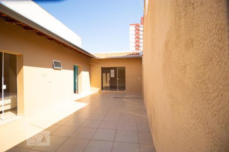 Casa para alugar com 150m², 2 quartos e 2 vagas Casa para alugar com 150m², 2 quartos e 2 vagasQuintal