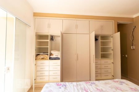 Casa para alugar com 150m², 2 quartos e 2 vagas Casa para alugar com 150m², 2 quartos e 2 vagasSuíte - Armário