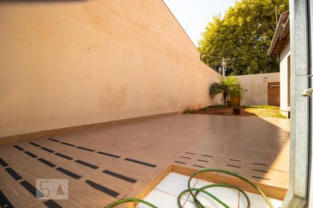 Casa para alugar com 150m², 2 quartos e 2 vagas Casa para alugar com 150m², 2 quartos e 2 vagasQuintal