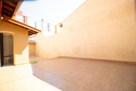 Casa para alugar com 150m², 2 quartos e 2 vagas Casa para alugar com 150m², 2 quartos e 2 vagasQuintal