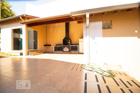 Casa para alugar com 150m², 2 quartos e 2 vagas Casa para alugar com 150m², 2 quartos e 2 vagasQuintal