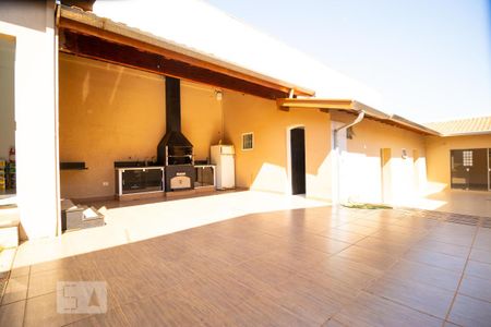 Casa para alugar com 150m², 2 quartos e 2 vagas Casa para alugar com 150m², 2 quartos e 2 vagasQuintal