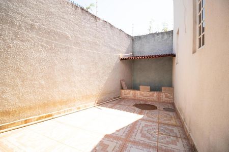 Casa para alugar com 150m², 2 quartos e 2 vagas Casa para alugar com 150m², 2 quartos e 2 vagasQuintal