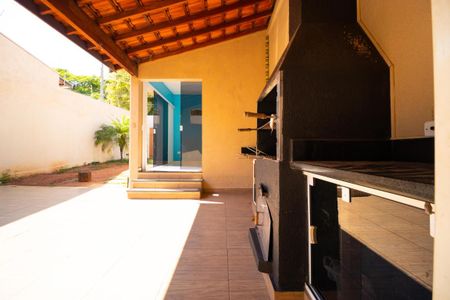 Casa para alugar com 150m², 2 quartos e 2 vagas Casa para alugar com 150m², 2 quartos e 2 vagasChurrasqueira