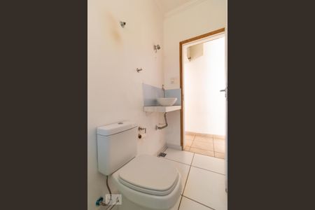Casa para alugar com 150m², 2 quartos e 2 vagas Casa para alugar com 150m², 2 quartos e 2 vagasBanheiro