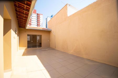 Casa para alugar com 150m², 2 quartos e 2 vagas Casa para alugar com 150m², 2 quartos e 2 vagasQuintal