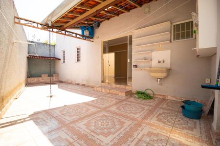 Casa para alugar com 150m², 2 quartos e 2 vagas Casa para alugar com 150m², 2 quartos e 2 vagasQuintal