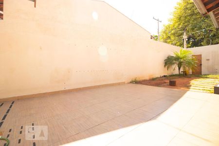 Casa para alugar com 150m², 2 quartos e 2 vagas Casa para alugar com 150m², 2 quartos e 2 vagasQuintal