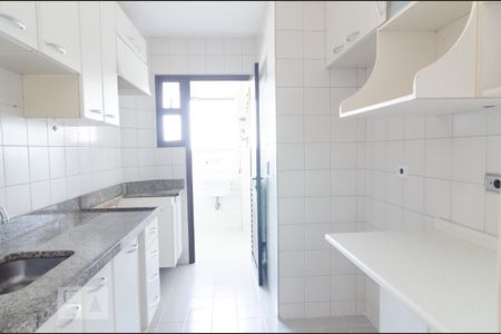 Apartamento à venda com 80m², 3 quartos e 2 vagasCozinha