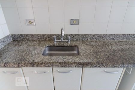 Apartamento à venda com 80m², 3 quartos e 2 vagasCozinha