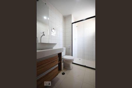 Banheiro de apartamento à venda com 2 quartos, 64m² em Vila Andrade, São Paulo