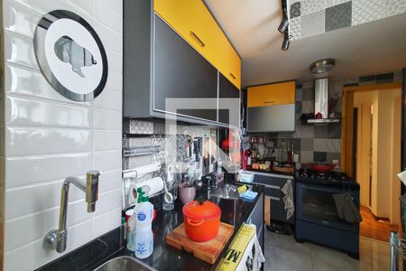 Apartamento à venda com 64m², 2 quartos e 1 vagaCozinha e Área de Serviço