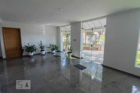 Apartamento à venda com 80m², 3 quartos e 1 vaga Apartamento à venda com 80m², 3 quartos e 1 vagaHall social