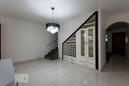 Sala de jantar de casa para alugar com 3 quartos, 200m² em Jardim Santa Emilia, São Paulo