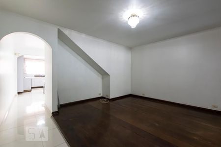 Sala de casa para alugar com 3 quartos, 200m² em Jardim Santa Emilia, São Paulo