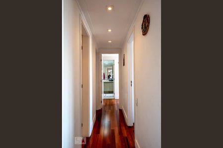 Apartamento à venda com 120m², 3 quartos e 2 vagasCorredor