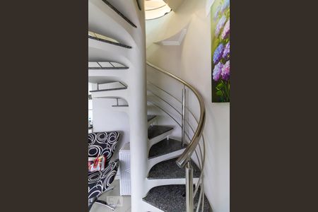 Apartamento à venda com 160m², 2 quartos e 2 vagasEscada