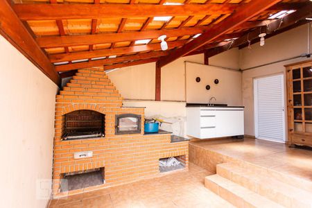 Casa à venda com 320m², 4 quartos e 4 vagas Casa à venda com 320m², 4 quartos e 4 vagasChurrasqueira